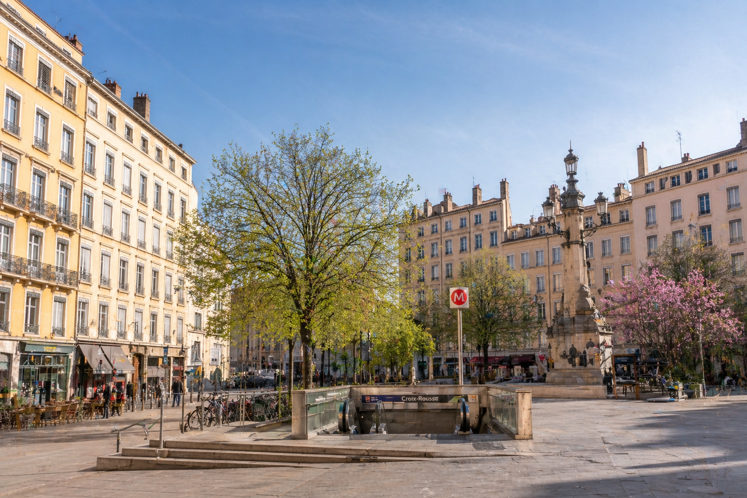 Jardin arboré en cœur d'îlot vu depuis les étages — opération Croix-Rousse